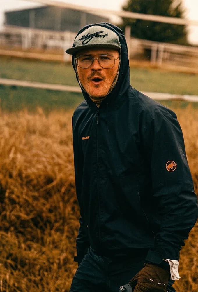 Pierre Biege lacht in die Kamera