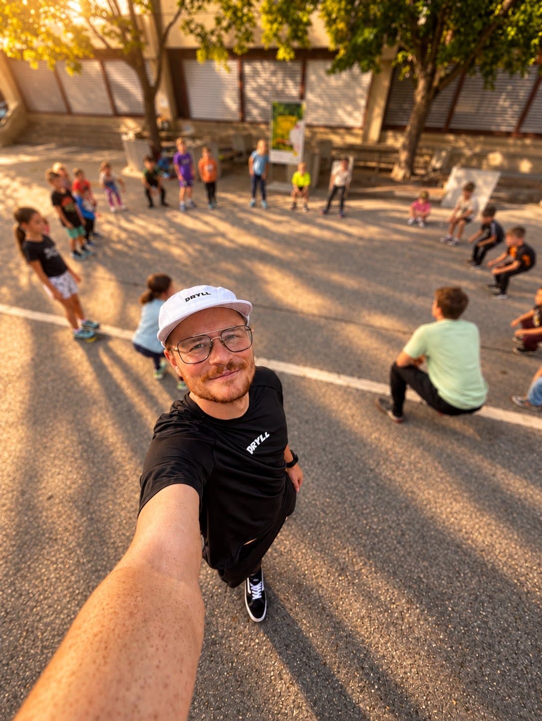 Pierre mit der Gruppe im Kreis